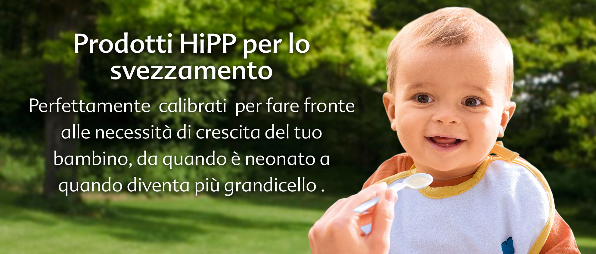 Un bambino viene nutrito con un cucchiaio, con un testo in italiano che descrive il prodotto come un alimento per bambini HiPP.