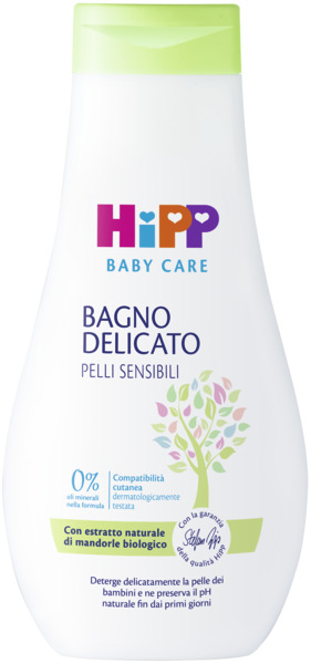 Un flacone bianco con tappo verde, etichettato "Hipp Baby Care Bagnod Delicato Pelli Sensibili", contiene uno shampoo o un lavaggio per il corpo per bambini.