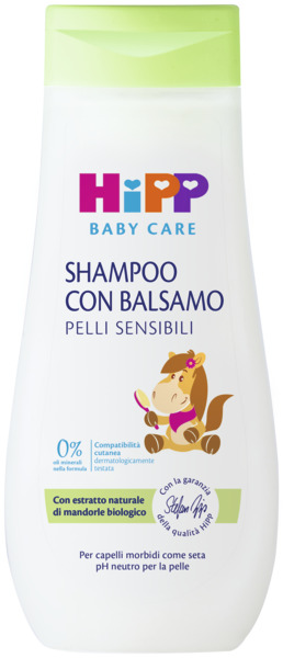 Un flacone di shampoo per bambini con un personaggio dei cartoni animati sull'etichetta.
