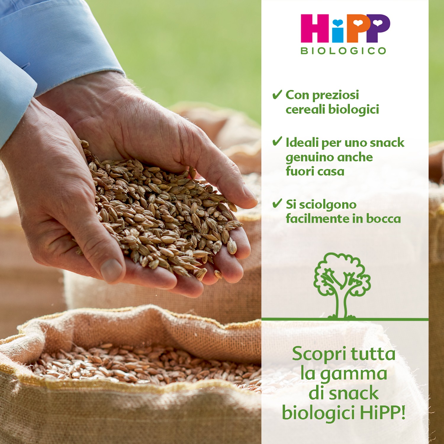 Una mano tiene dei chicchi da un sacco di iuta, con un testo in italiano che descrive i benefici del prodotto.